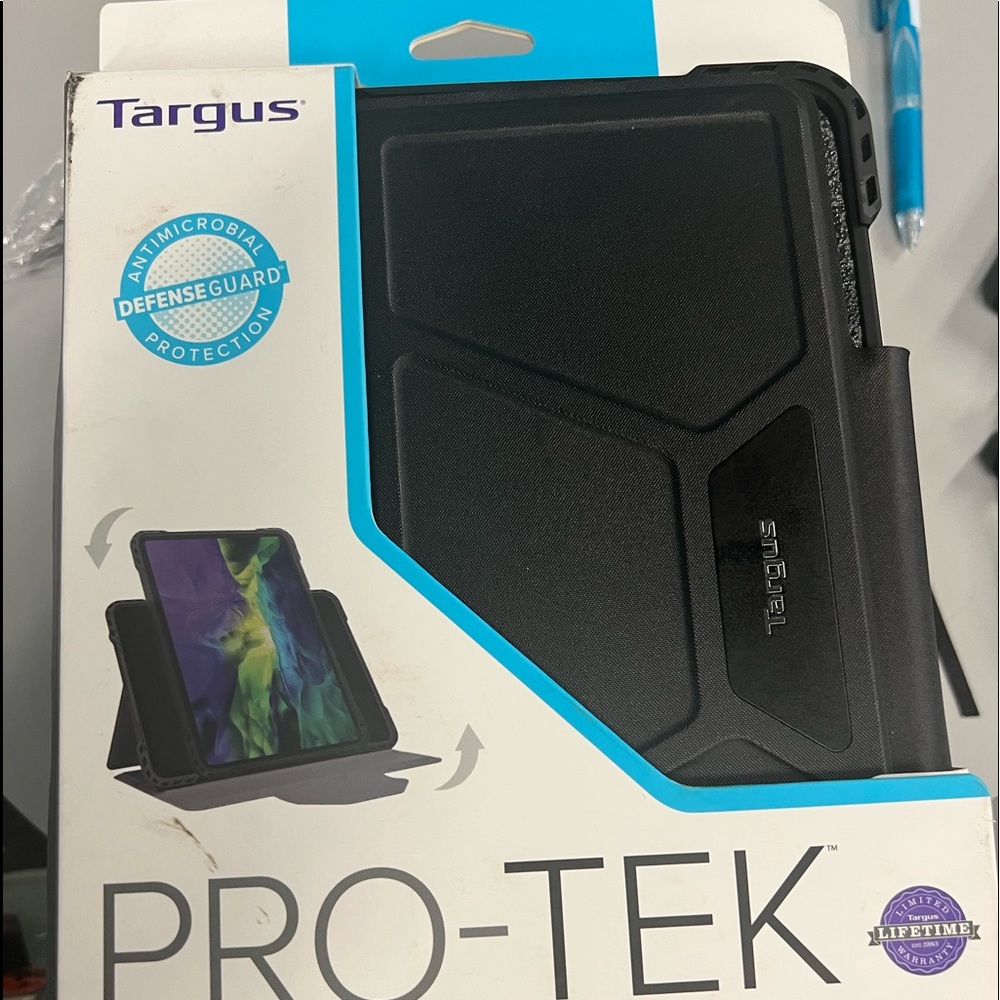 IPAD 11 Targus cover. $40